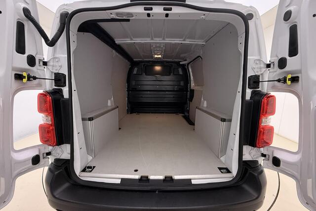 Fiat SCUDO 2.0 Diesel 145 L2 Navigatie | Laadruimtebetimmering | Cruise Control | Camera | 3 Persoons | Financial Lease Mogelijk | Airco