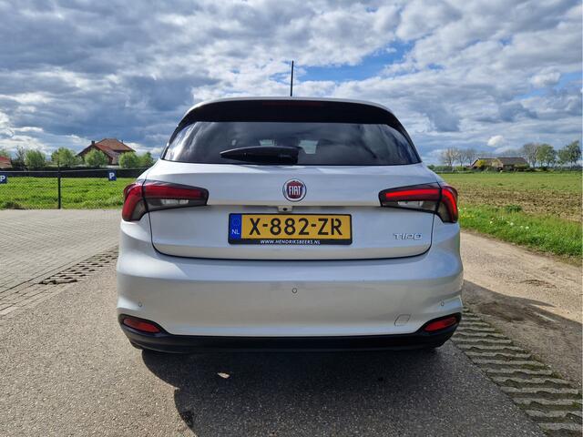 Fiat TIPO 1.0 Life - 100 Pk - Euro 6 - Navi - ParkeerCamera - AppleCarplay AndroidAuto