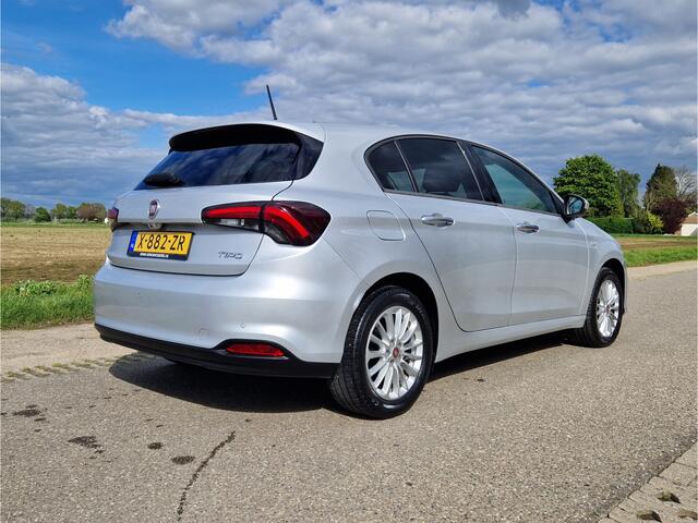 Fiat TIPO 1.0 Life - 100 Pk - Euro 6 - Navi - ParkeerCamera - AppleCarplay AndroidAuto