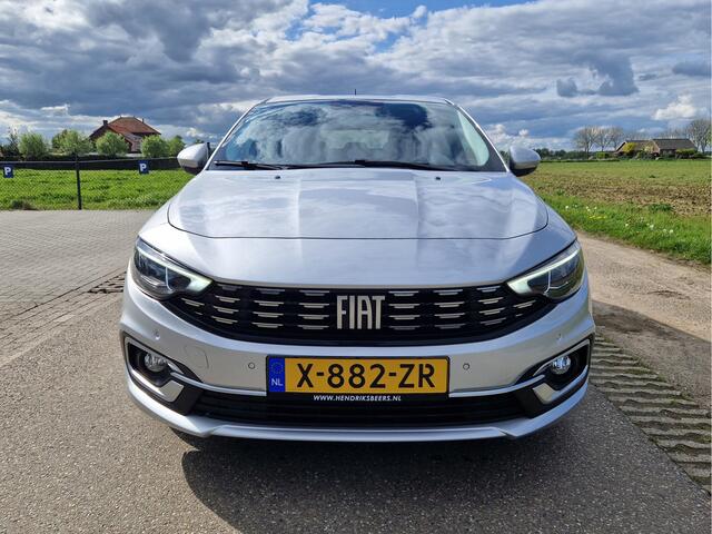 Fiat TIPO 1.0 Life - 100 Pk - Euro 6 - Navi - ParkeerCamera - AppleCarplay AndroidAuto