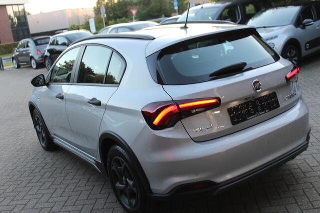 Fiat TIPO Cross 1.0 Cross Airco-Cruise-Camera-Apple Carplay 12 Maanden Bovag Garantie.