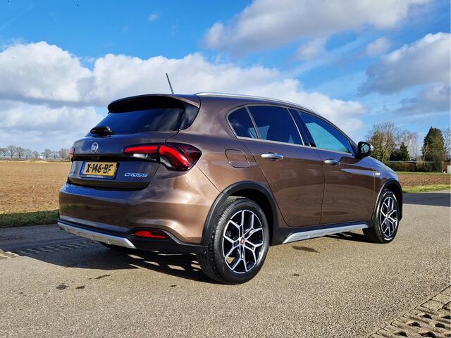 Fiat TIPO Cross 1.0 Life - 100 Pk - Euro 6 - Navi - ParkeerCamera - Cruise Control