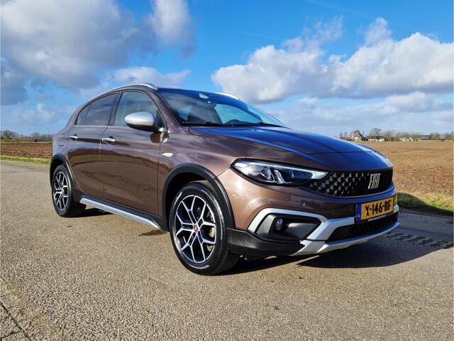 Fiat TIPO Cross 1.0 Life - 100 Pk - Euro 6 - Navi - ParkeerCamera - Cruise Control