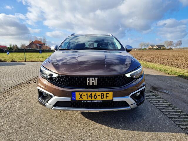 Fiat TIPO Cross 1.0 Life - 100 Pk - Euro 6 - Navi - ParkeerCamera - Cruise Control