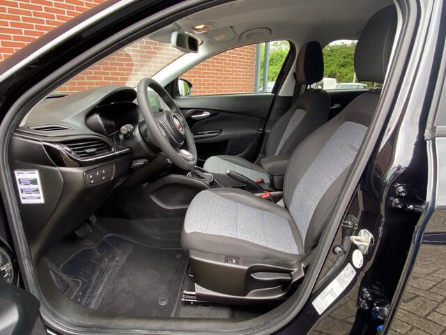 Fiat TIPO 1.5 HYBRID CROSS AUTOMAAT NAVI ADAP CRUISE CLIMA CAMERA