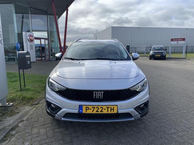 Fiat TIPO Cross 1.0 | Adaptive cruise | Achteruitrijcamera | LED | Dodehoeksensor