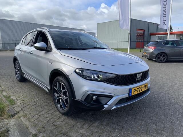 Fiat TIPO Cross 1.0 | Adaptive cruise | Achteruitrijcamera | LED | Dodehoeksensor