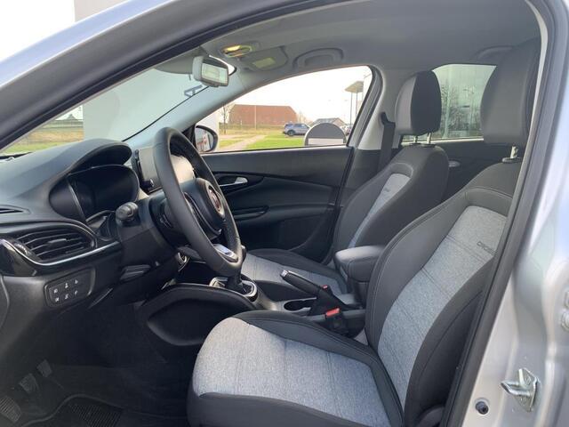 Fiat TIPO Cross 1.0 | Adaptive cruise | Achteruitrijcamera | LED | Dodehoeksensor