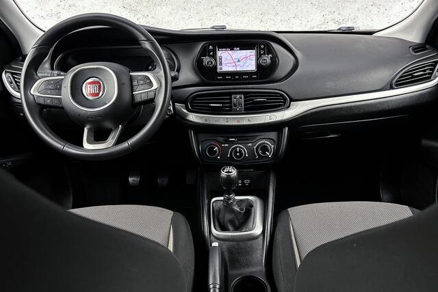 Fiat TIPO 1.4 16V Lounge | Parkeersensoren | Cruise control | Navigatie | Multifunctioneel stuur