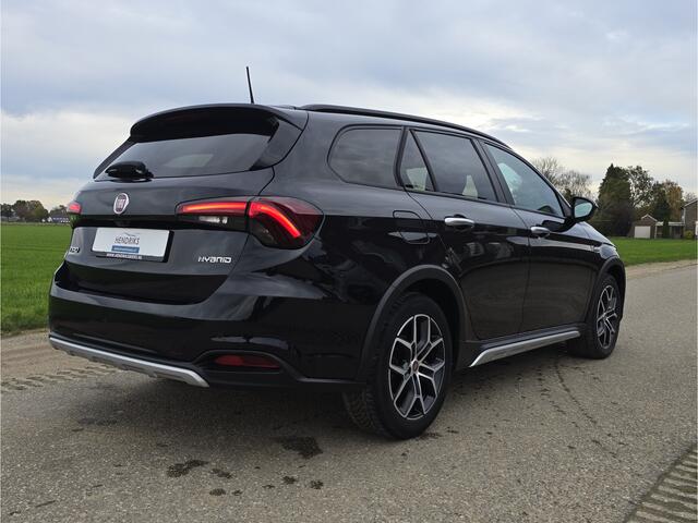 Fiat TIPO Stationwagon Cross 1.5 Hybrid - AUTOMAAT - 130 Pk - Euro 6 - Navi - ParkeerCamera