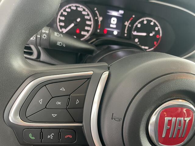 Fiat TIPO Cross 1.0 City Cross Achteruitrijcamera - Airco - Cruise control - Dakrails - Licht metalen velgen 17 inch - U-connect - Stuur multifunctioneel - Bluetooth - Elektrische ramen - Parkeersensoren - Led verlichting - Mistlampen voor - Radio - Start/stop syst