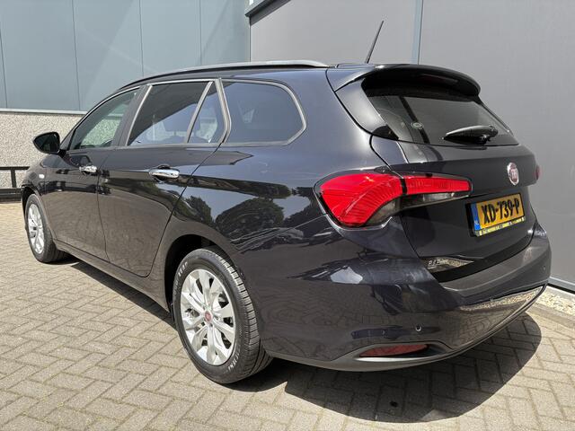 Fiat TIPO Stationwagon 1.6 16v Business Lusso Automaat Airco - Parkeersensor achter - Navigatie - Cruise control - Radio - Led verlichting - Licht metalen velgen 16 inch - Dakrails - Elektrische ramen - Mistlampen - Radio - Stuur multifunctioneel - Extra getint gla