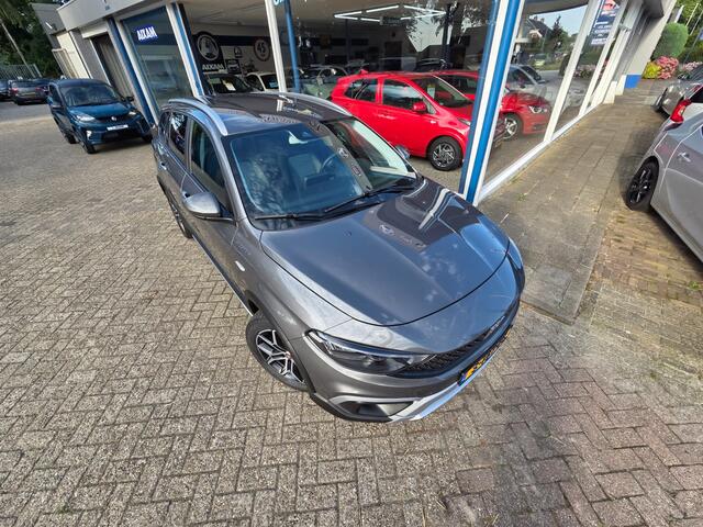 Fiat TIPO Stationwagon Cross 1.5 Hybrid