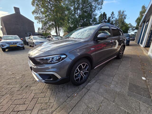 Fiat TIPO Stationwagon Cross 1.5 Hybrid