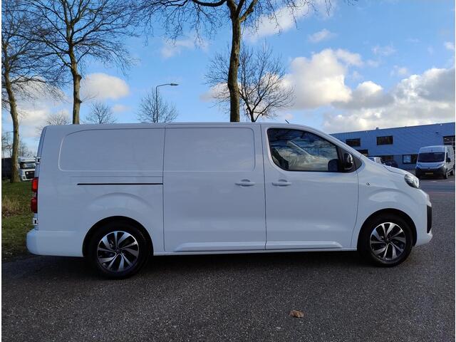 Fiat e-Scudo L3 75 kWh | 352 KM WLTP | Houten afwerking laadruimte | Full ECO LED koplampen | Exterieur Pakket | 17 inch lichtmetalen velgen | Multimedia | Carplay | Achteruitrijcamera | Parkeersensoren achter | Comfortstoel bestuurder | Tussenwand comfort | LED laadr