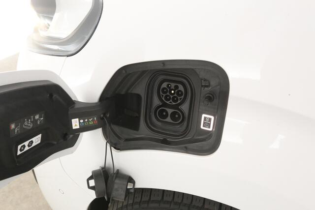 Fiat e-Scudo 75 kWh L2H1 | Snelladen | SOH 96% | Airco | Camera | Cruise | 3 Zits | Trekhaak | Carplay