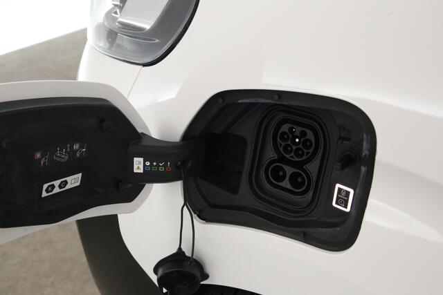 Fiat e-Scudo Opel Vivaro-e 75 kWh L2H1 | Snelladen | SOH 88% | Airco | 3 Zits | Carplay | Cruise | Parkeersens.