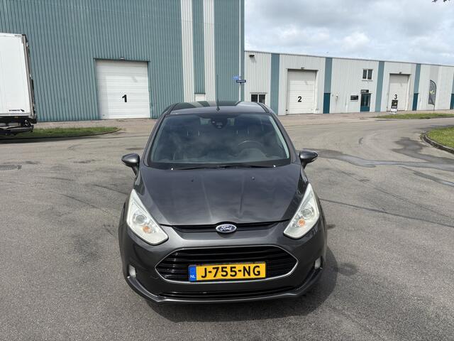 Ford B-MAX 1.0i EcoBoost Titanium 101 PK. Zuinige en als nieuw rijdende auto !!!