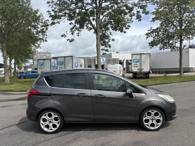 Ford B-MAX 1.0i EcoBoost Titanium 101 PK. Zuinige en als nieuw rijdende auto !!!