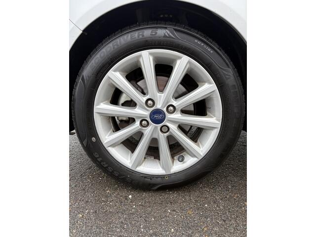 Ford B-MAX 1.0 Titanium Distributieriem V.V. NAVI CRUISE LED