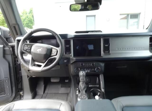 Ford BRONCO 4X4 2.7 Outer Banks Grijs Kenteken 335 PK ACC LED 360 Camera Navi Bang en Olufsen