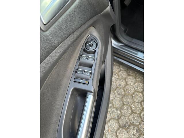 Ford C-MAX 1.5 Titanium Automaat.
