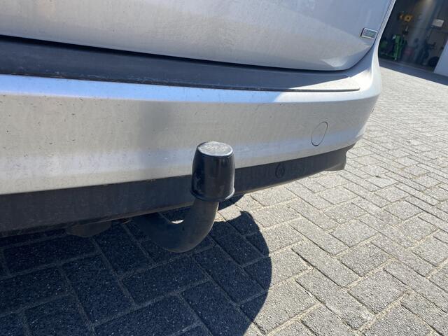 Ford C-MAX Titanium 125pk | Pano | Trekhaak | Keyless Entry/start |