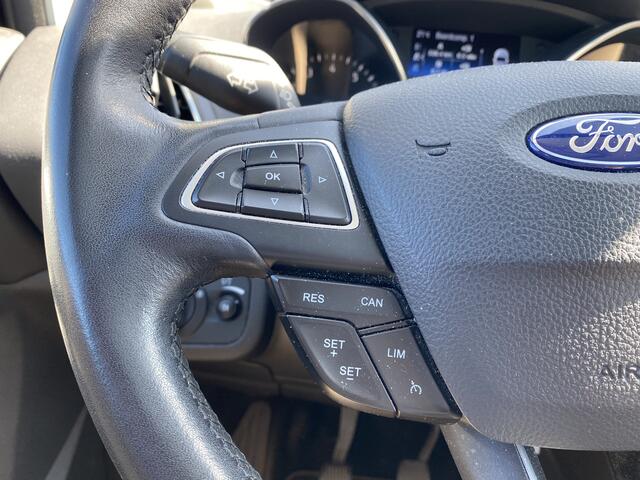 Ford C-MAX Titanium 125pk | Pano | Trekhaak | Keyless Entry/start |