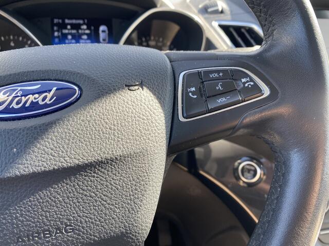 Ford C-MAX Titanium 125pk | Pano | Trekhaak | Keyless Entry/start |