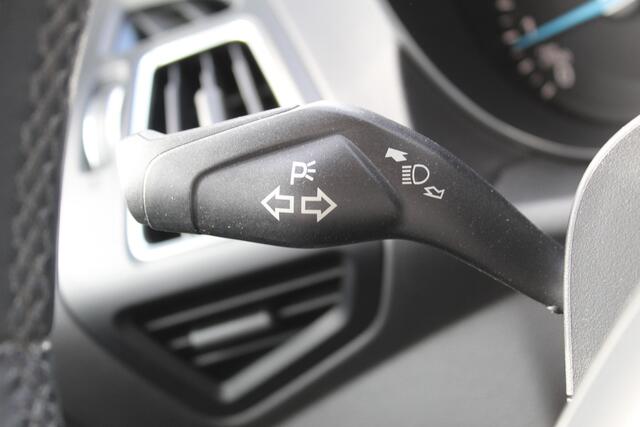 Ford C-MAX 1.0 Titanium , 125pk Climate control , Camera , Trekhaak afneembaar , Cruise Navigatie , Bluetooth , Park. Assist , LED dag rijverlichting