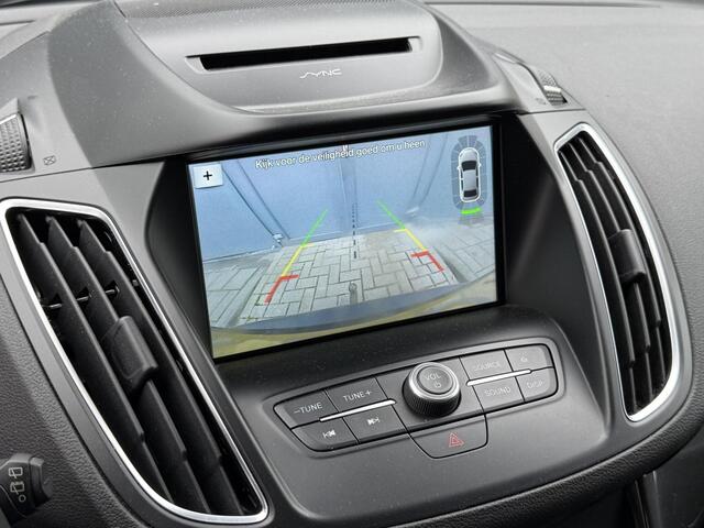 Ford C-MAX 1.5 Titanium / Trekhaak / Navigatie / Cruise Control / Bluetooth / Climate Control / Navigatie / Camera