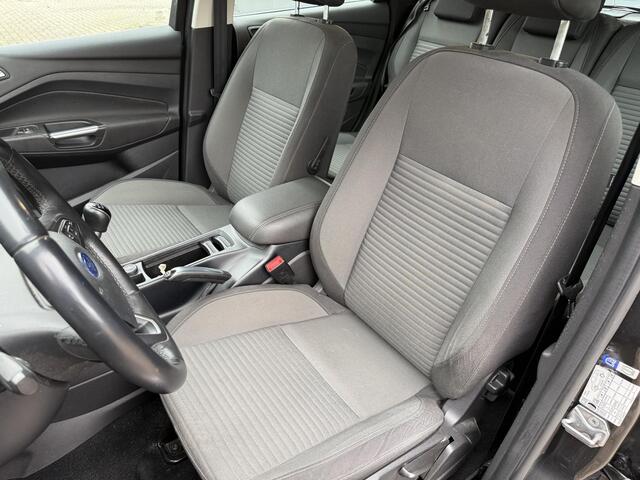 Ford C-MAX 1.5 Titanium / Trekhaak / Navigatie / Cruise Control / Bluetooth / Climate Control / Navigatie / Camera