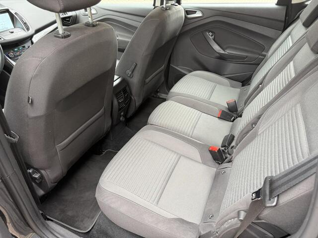 Ford C-MAX 1.5 Titanium / Trekhaak / Navigatie / Cruise Control / Bluetooth / Climate Control / Navigatie / Camera