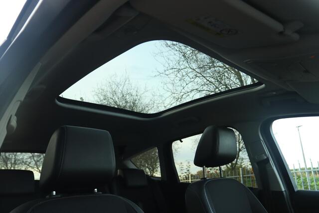 Ford C-MAX 1.5 TITANIUM | PANO | XENON | WINTERPACK | CAMERA | TREKHAAK | KEY-LESS | NAVI