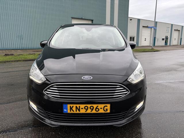 Ford C-MAX 1.0i Eco-Boost Titanium 6-Bak 126 PK. Prachtige en als nieuw rijdende auto van de tweede eigenaar !!! Slechts 106.000 KM !!