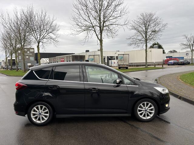 Ford C-MAX 1.0i Eco-Boost Titanium 6-Bak 126 PK. Prachtige en als nieuw rijdende auto van de tweede eigenaar !!! Slechts 106.000 KM !!