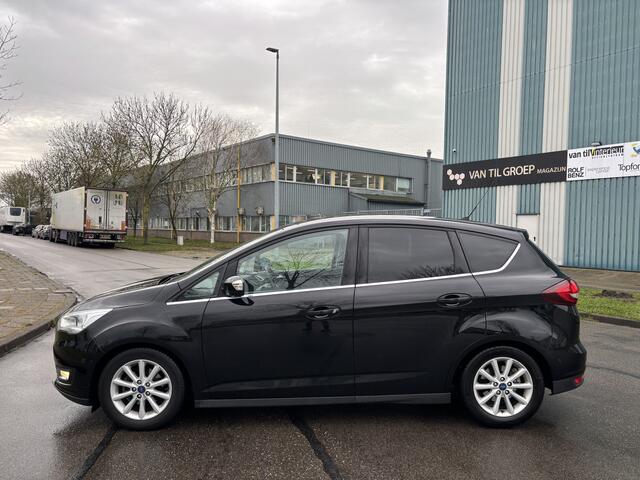 Ford C-MAX 1.0i Eco-Boost Titanium 6-Bak 126 PK. Prachtige en als nieuw rijdende auto van de tweede eigenaar !!! Slechts 106.000 KM !!