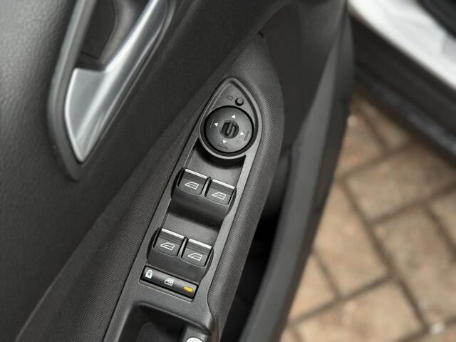 Ford C-MAX 1.0 Titanium!! | Camera | Trekhaak | Verwarmde Voorruit | PDC V+A | Elekt. Achterklep | Ndl Auto | RIJKLAARPRIJS INCL 12 MAANDEN GARANTIE EN BEURT