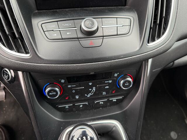 Ford C-MAX 1.0 125 pk Titanium winterpack, trekhaak, navigatie