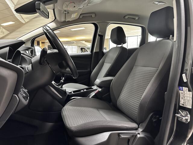 Ford C-MAX 1.0 Titanium/ 17'' LMV/ PDC V+A/ Voorruitverw./ Keyless/ Navi/ Clima/ Cruise/ Elek. pakket/ Isofix/ Bluetooth/ Armsteun/ Multi. LEDER. Stuur/ Mistl./ Chroom/ Dagrijverl.