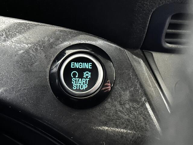 Ford C-MAX 1.0 Titanium/ 17'' LMV/ PDC V+A/ Voorruitverw./ Keyless/ Navi/ Clima/ Cruise/ Elek. pakket/ Isofix/ Bluetooth/ Armsteun/ Multi. LEDER. Stuur/ Mistl./ Chroom/ Dagrijverl.