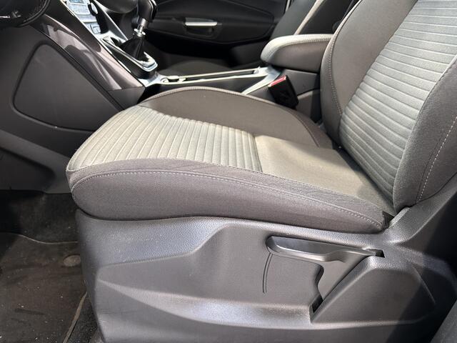 Ford C-MAX Ecoboost 125pk Titanium | Dealer onderhouden | Trekhaak | Winterpack | Sync 3 | Camera | Parkeersensoren rondom |
