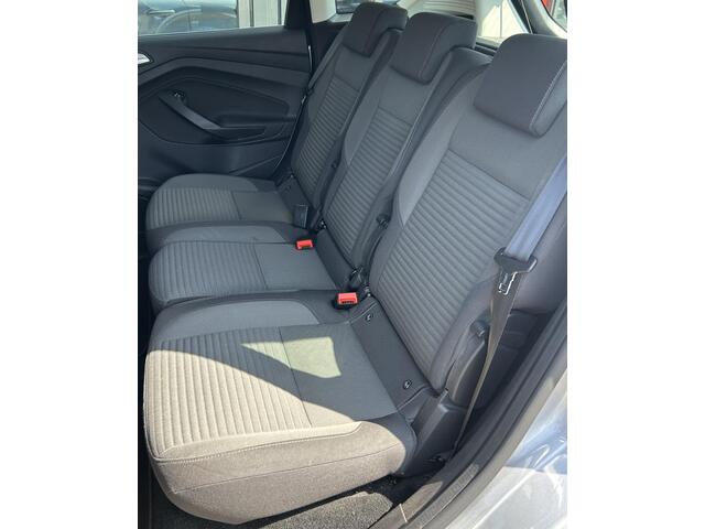 Ford C-MAX 1.5 Titanium 150PK | Trekhaak | 1500KG Trekgewicht | 2e Eigenaar | NL AUTO | Onderhoudshistorie | Achteruitrijcamera | Navigatie | Parkeersensoren | Cruise Control | Climate Control | Armsteun | Voorruitverwarming | Lichtmetalen Velgen | 2 Sleutels |