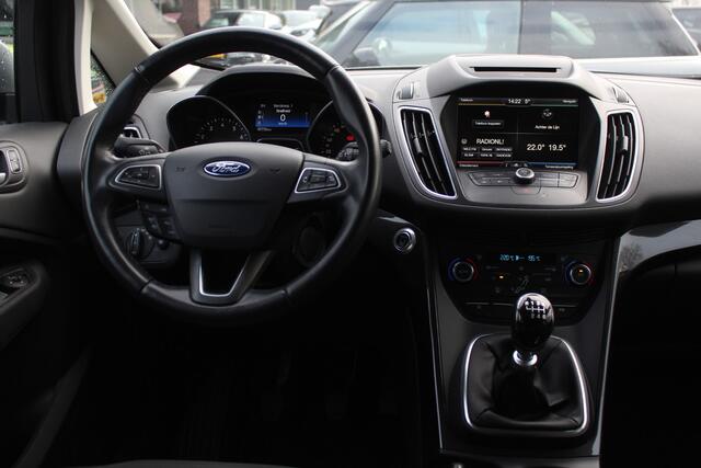 Ford C-MAX 1.5 Titanium / NL Auto! / 1e Eign. / Trekhaak / Navigatie / Parkeerhulp V+A / 17'' / Cruise Control