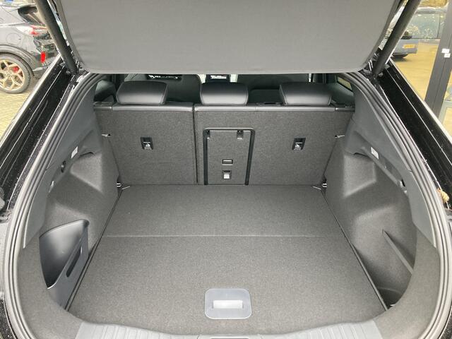 Ford CAPRI Extended Range RWD 77 kWh | Achteruitrijcamera | Stoel & Stuurverwarming | Apple & Android ondersteuning