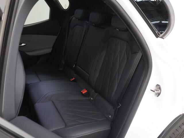 Ford CAPRI Premium Extended Range RWD 77 kWh | Panoramadak | Head-Up | 360° Camera | B&O | Elektr. Achterklep | Cruise Control Adaptief |