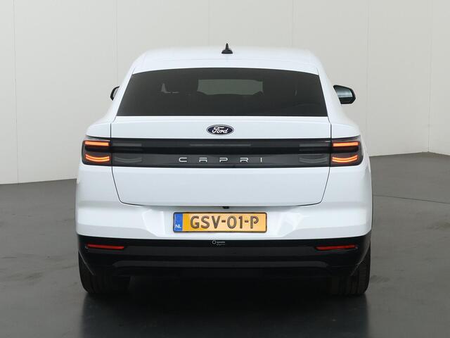 Ford CAPRI Premium Extended Range RWD 77 kWh | Elektr. Trekhaak | AGR Stoelen | 360° Camera | Head Up | Cruise Control Adaptief |