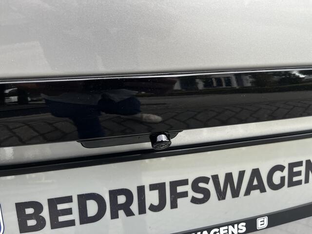 Ford Custom Tourneo 340 2.5 PHEV L2H1 Titanium X VIP Bus 8p. | FULL OPTIONS! | E-Trekhaak | Panodak | Elek. zijschuifdeuren | AGR-stoelen | Digitale binnenspiegel | etc. etc.