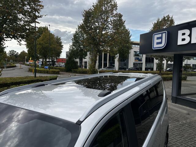 Ford Custom Tourneo 340 2.5 PHEV L2H1 Titanium X VIP Bus 8p. | FULL OPTIONS! | E-Trekhaak | Panodak | Elek. zijschuifdeuren | AGR-stoelen | Digitale binnenspiegel | etc. etc.