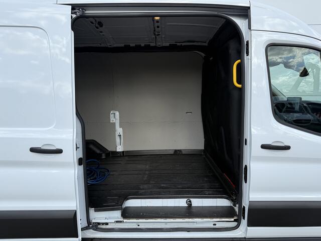 Ford E-Transit 75kWh 184PK 390 Elektrisch 75kWh 334km WLTP BEV Snelladen L2H2 Climate Control Tacho Carplay Camera Stoelverwarming Parkeersensoren voor achter
